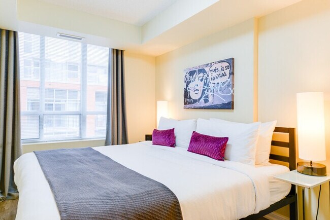 Photo du bâtiment - 203 Adelaide St W