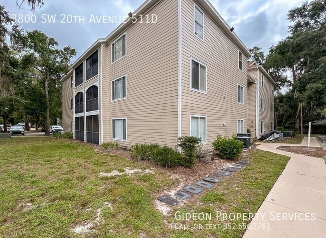 Building Photo - 3800 SW 20th Ave