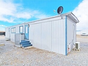 Building Photo - 2220 W Bell Vista Ave