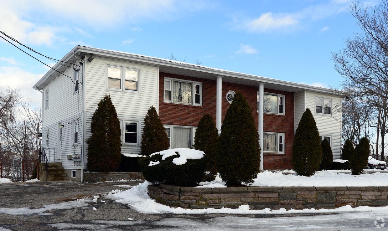 Building Photo - 96 Atwood St