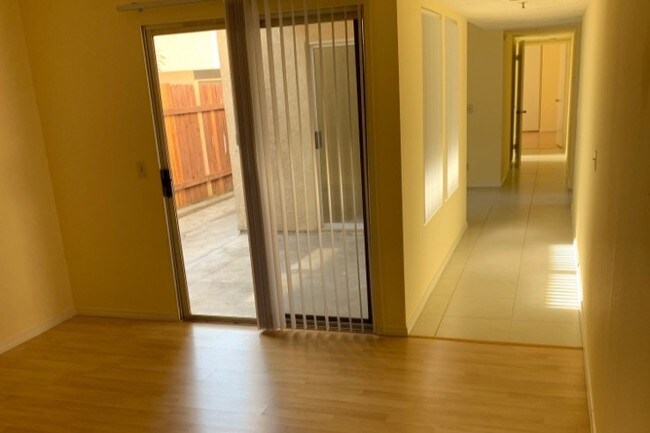 Foto del edificio - 7901 Holt Drive