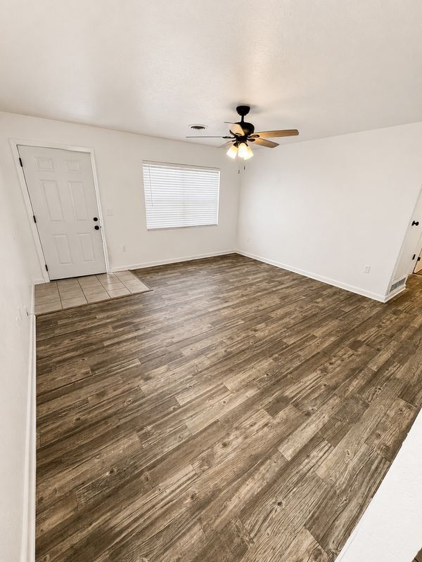 Foto del edificio - 1703 NE 71st St