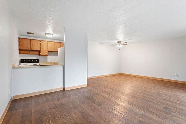 Foto del edificio - 1 bedroom 1 bath. FIRST MONTH FREE!!!!