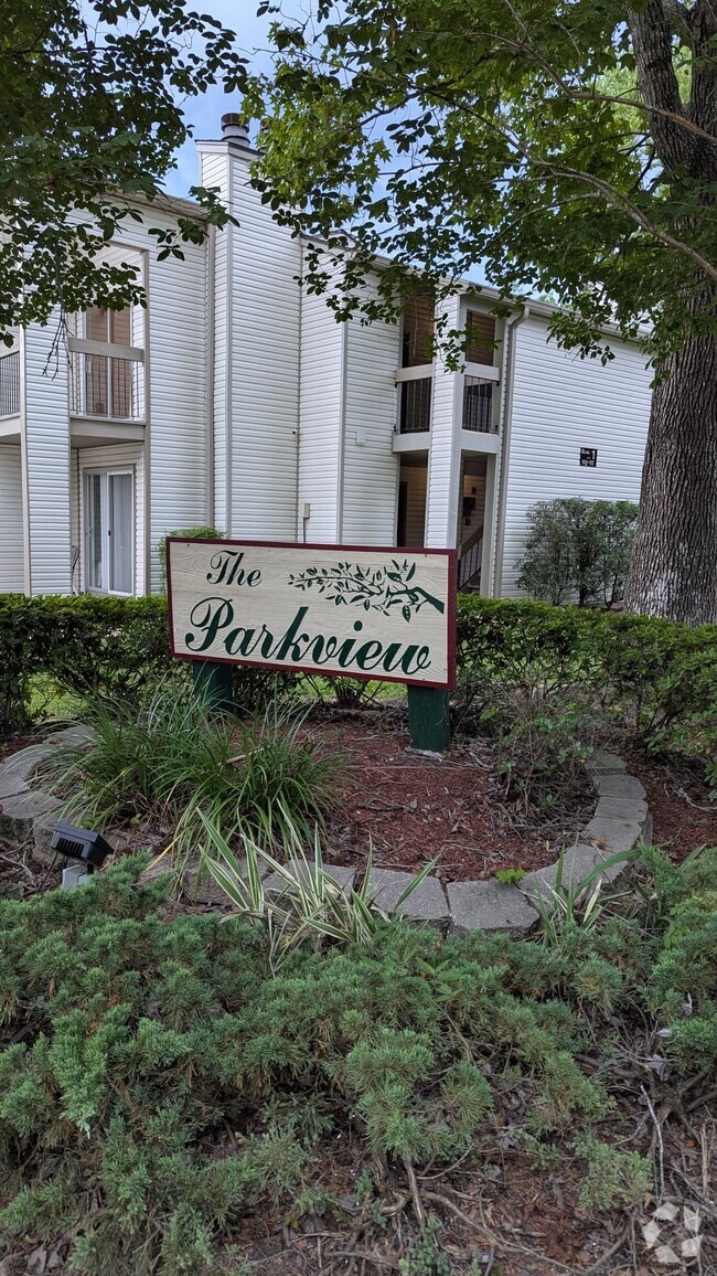 Building Photo - 104 Parkview Blvd