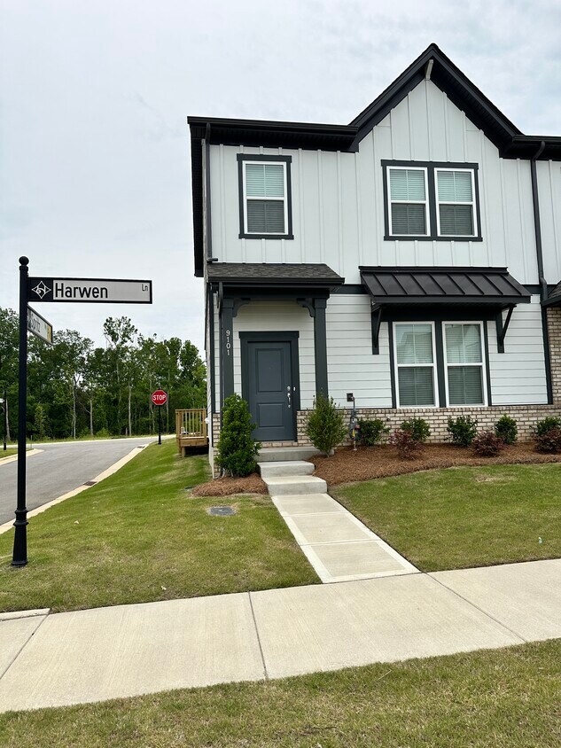 Primary Photo - 9101 Harwen Ln