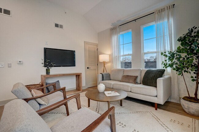 Building Photo - Flats on East Gay