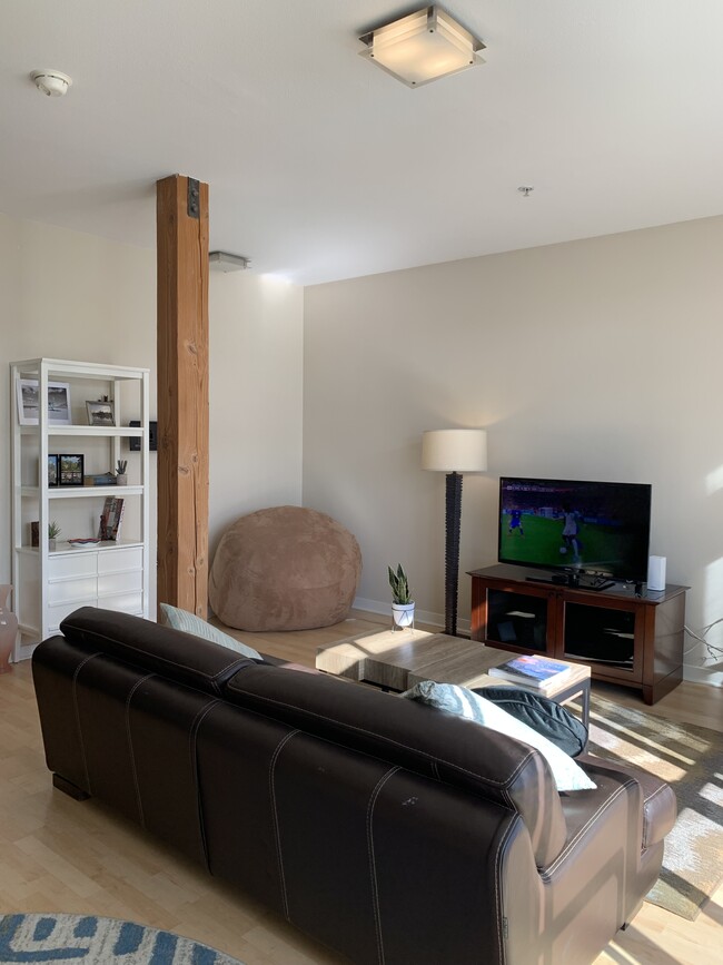Foto del edificio - 4215 Glencoe Ave