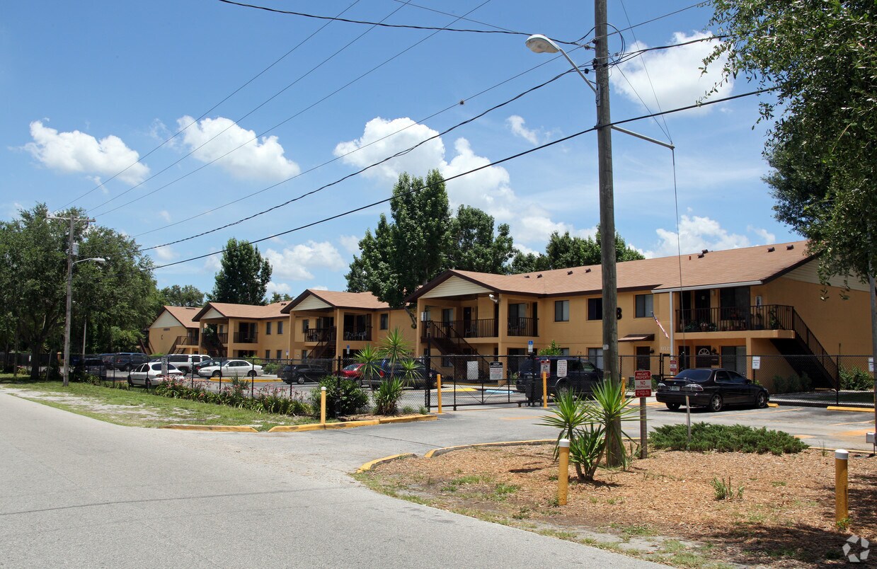 Foto principal - The Village At University Square