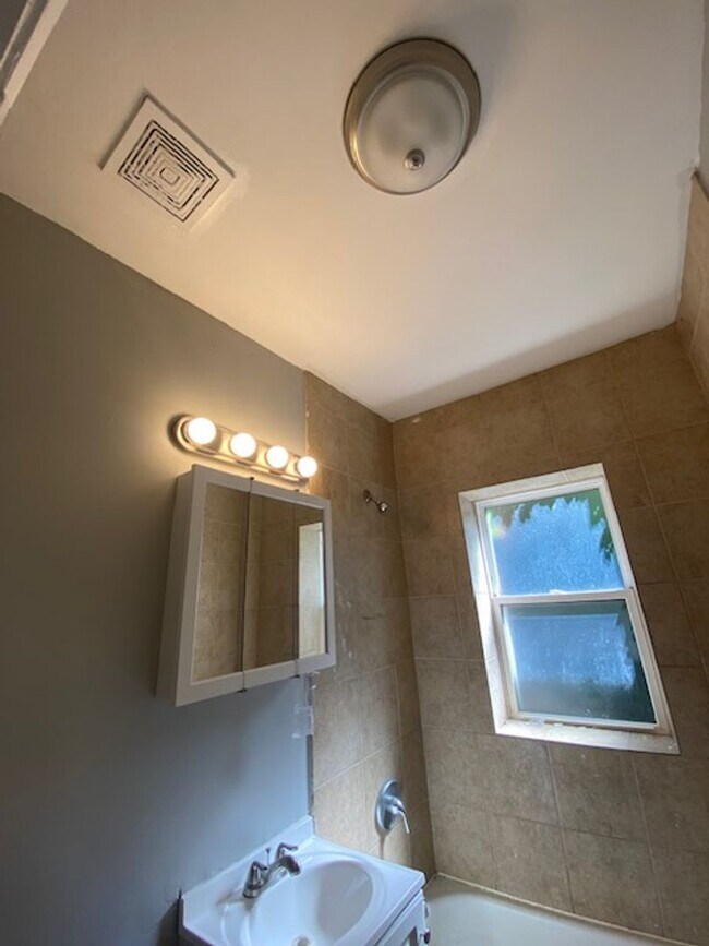 Foto del edificio - 7314 S University Ave