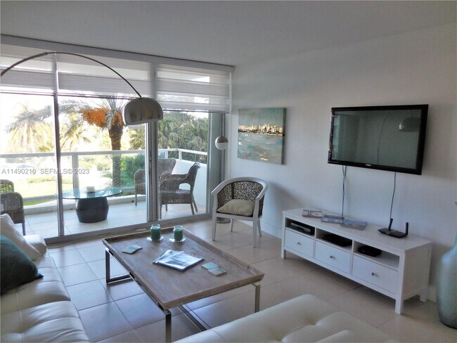 Foto del edificio - 5151 Collins Ave