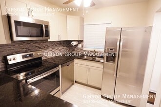 Building Photo - 3000 Sunrise Lakes Dr W