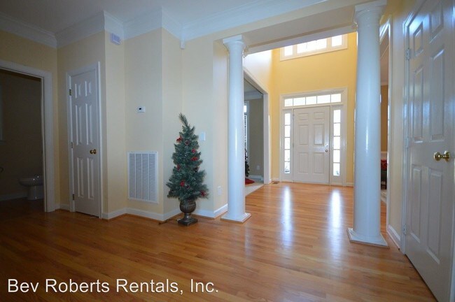Building Photo - 5 br, 4 bath House - 412 Wayfield Lane