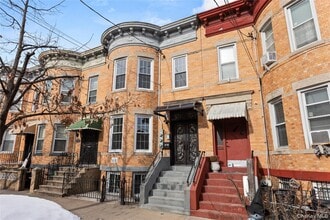 Building Photo - 61-33 Palmetto St