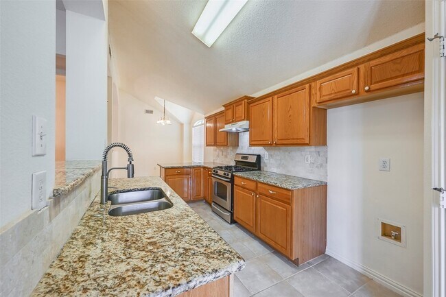 Building Photo - 216 Quail Trail Ln