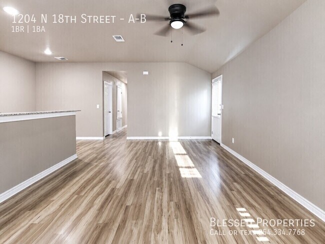 Foto del edificio - 1204 N 18th St