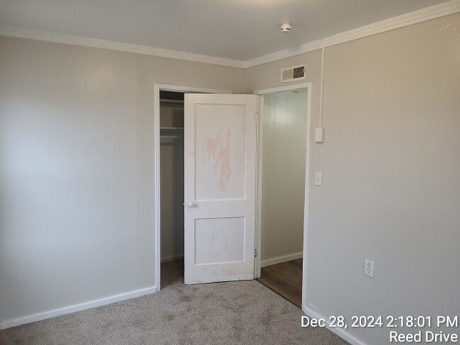 Building Photo - 3BD/1BA Duplex