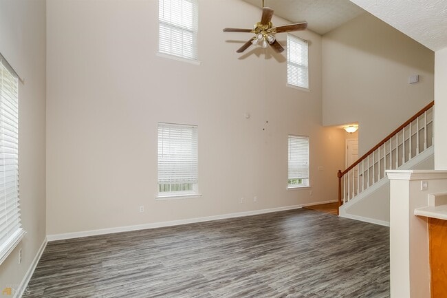 Building Photo - 155 Silver Fox Trail