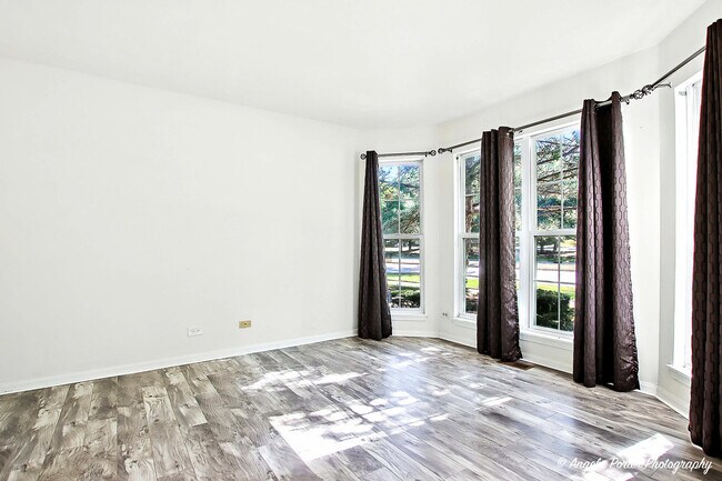 Foto del edificio - 17687 W Running Creek Ct