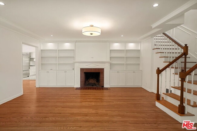 Building Photo - 434 21st Pl