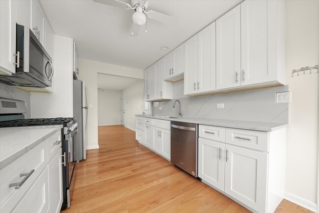 Building Photo - 6837 W 95th St