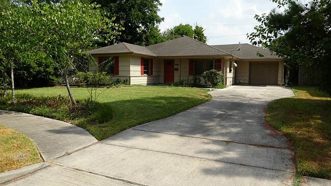 Building Photo - 4025 Woodcraft St