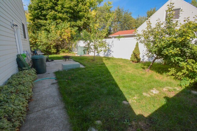 Foto del edificio - Bright & beautiful home at the end of a quiet cul de sac