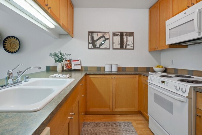 Building Photo - 1bd/1ba Seattle Condo
