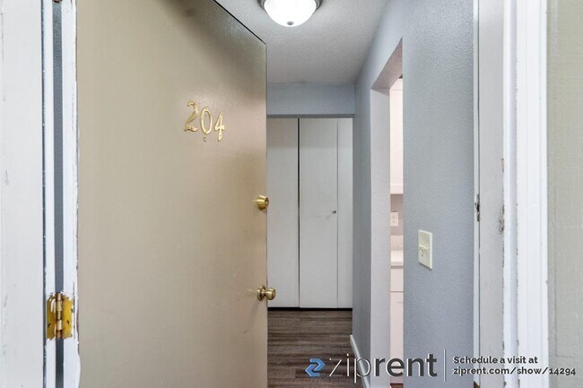 Foto del edificio - 9807 NE 124th St