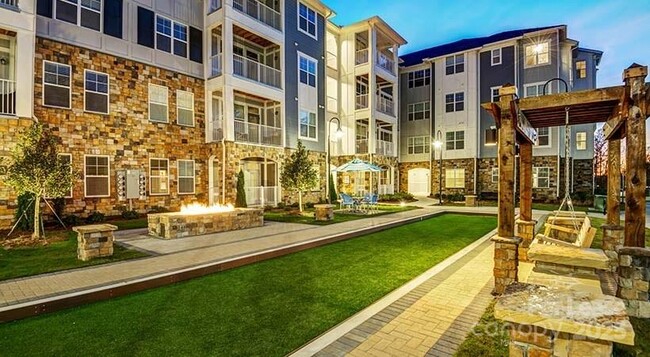 Foto del edificio - 15711 Clems Creek Ln