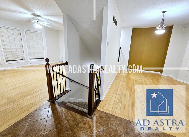 Building Photo - Spacious Blue Valley Home-Available in JAN...
