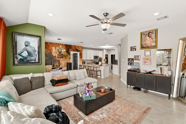 Building Photo - 1511 Maple Rdg Dr