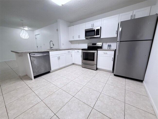 Foto del edificio - 10131 W Sunrise Blvd