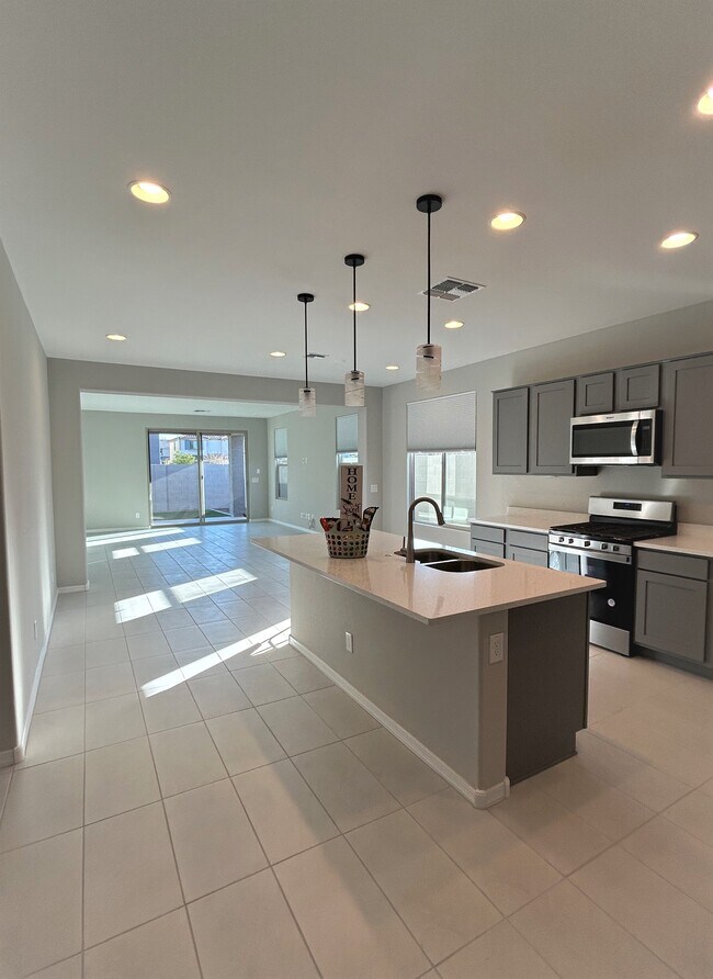 Foto del edificio - 8965 W San Juan Ave