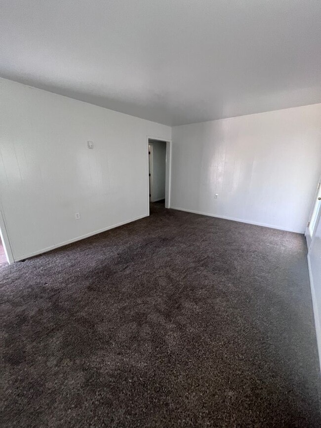 Foto del edificio - 27860 Waterman Rd