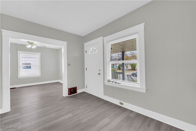 Foto del edificio - 14117 Sylvia Ave