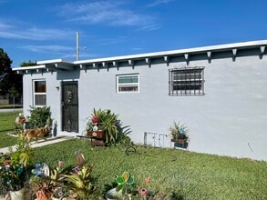 Building Photo - 10480 SW 181st Terrace