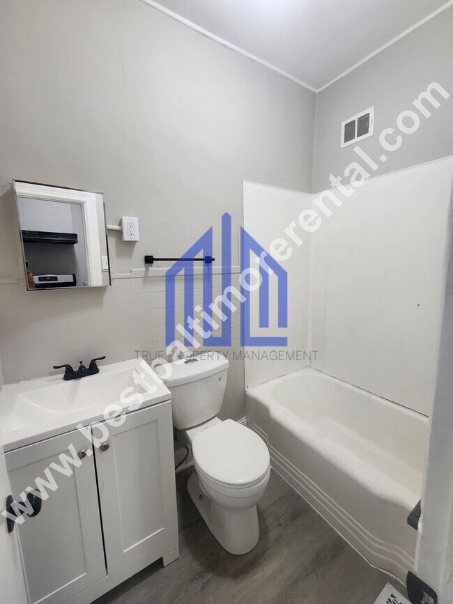 Foto del edificio - Spacious 3 Bedroom 2 Bathroom in East Baltimore