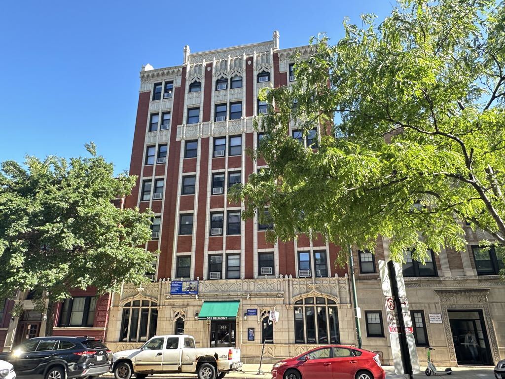 Foto principal - 508 W Belmont