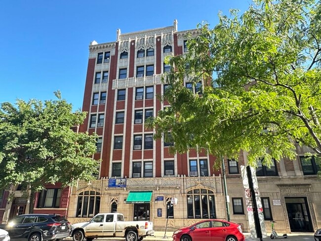Building Photo - 508 W Belmont Ave