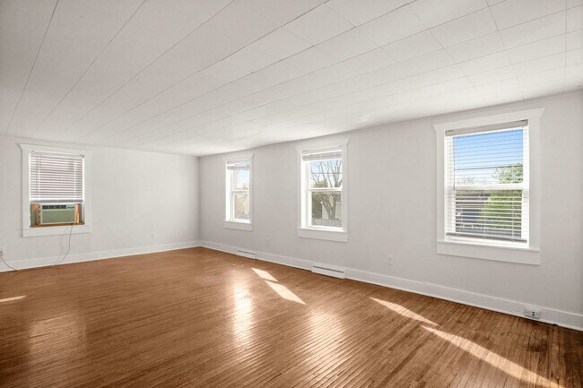 Foto del edificio - 827 E Wilson St