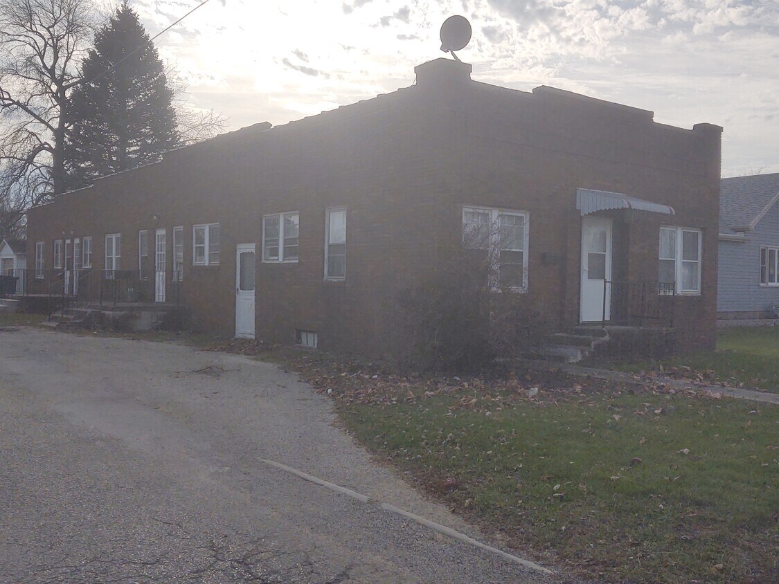 1019 E Bridge St Unit 2, Streator, IL 61364 1019 E Bridge St Streator, IL Apartments for