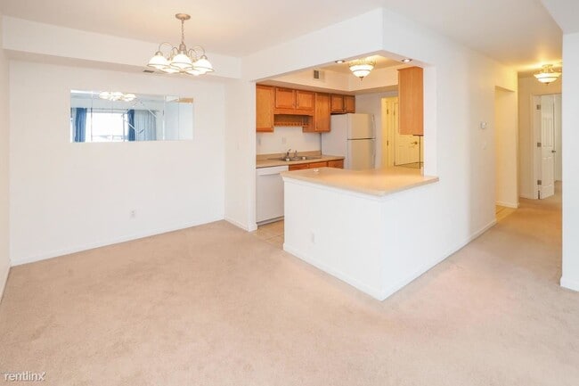 Building Photo - 2 br, 1 bath  - 742 W Kilgore Rd Apt 208