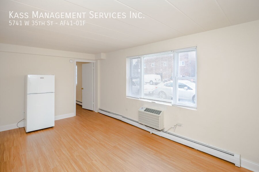 Primary Photo - Cicero 1 bed - Heat Included - Walk Up (No...