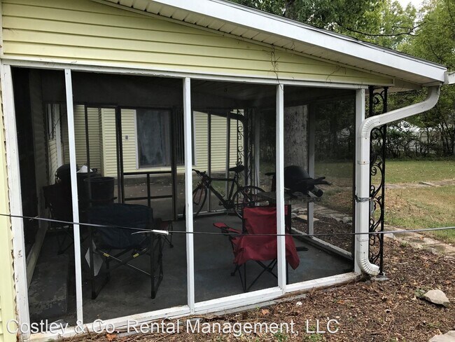 Foto del edificio - 4 br, 2.5 bath House - 1514 E. Maxwell Lane