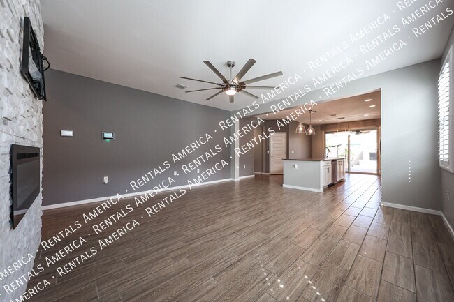 Building Photo - 322 W Tenia Trail