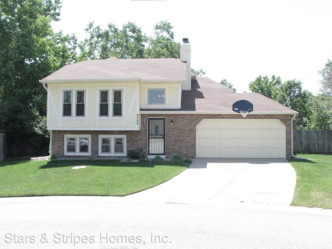 Primary Photo - 4 br, 2 bath House - 8599 Rabbitbrush Way