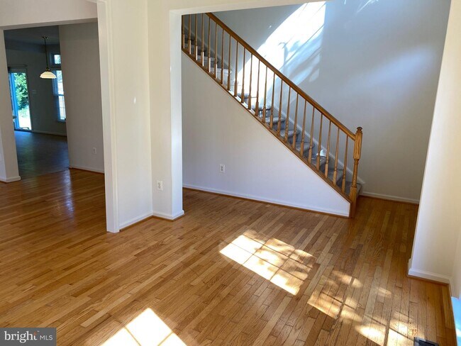 Foto del edificio - 82 Monument Ct