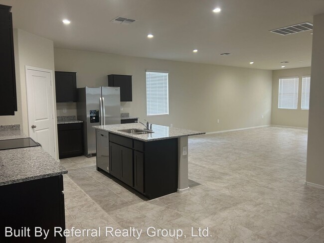 Building Photo - 4 br, 2 bath House - 5119 E Emery Rd