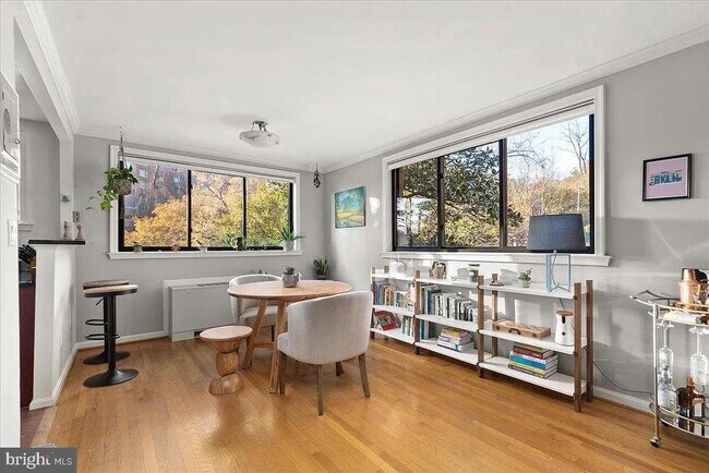 Foto del edificio - 2725 39th St NW