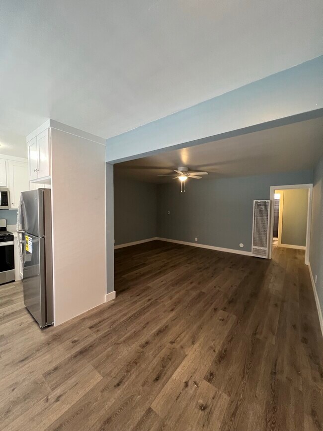 Foto del edificio - 4734 Saturn St